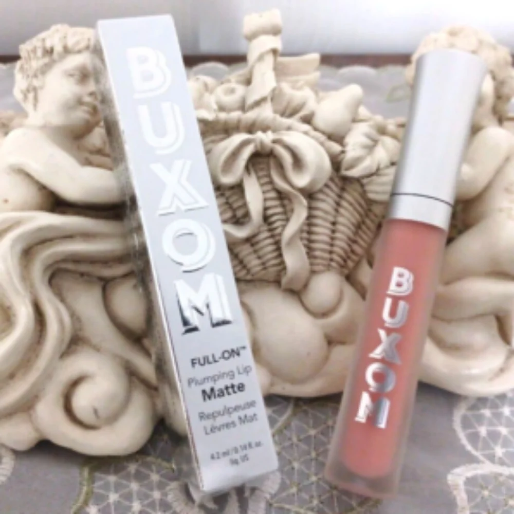 ❇️CATCHING RAYS Buxom Full-On Plumping Lip Matte NWT